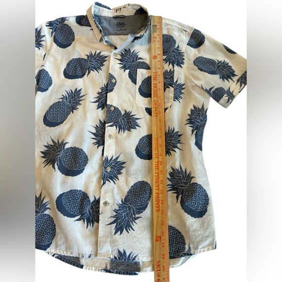 IZOD Saltwater Hawaiian Mens Size XL Shirt Relaxed Classics Blue Pineapple Print - Picture 8 of 10